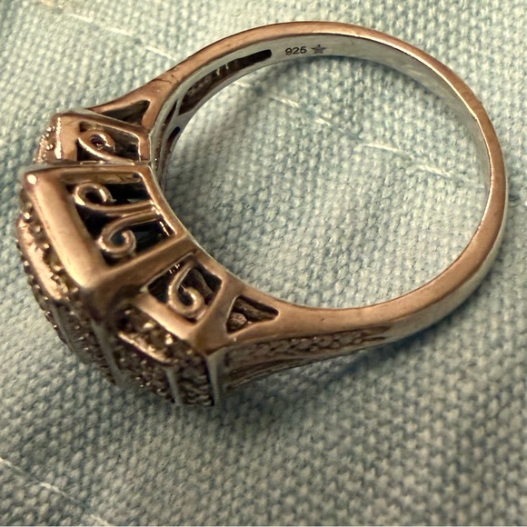 Sterling Silver 925 Diamond Engagement Ring - Picture 4 of 4